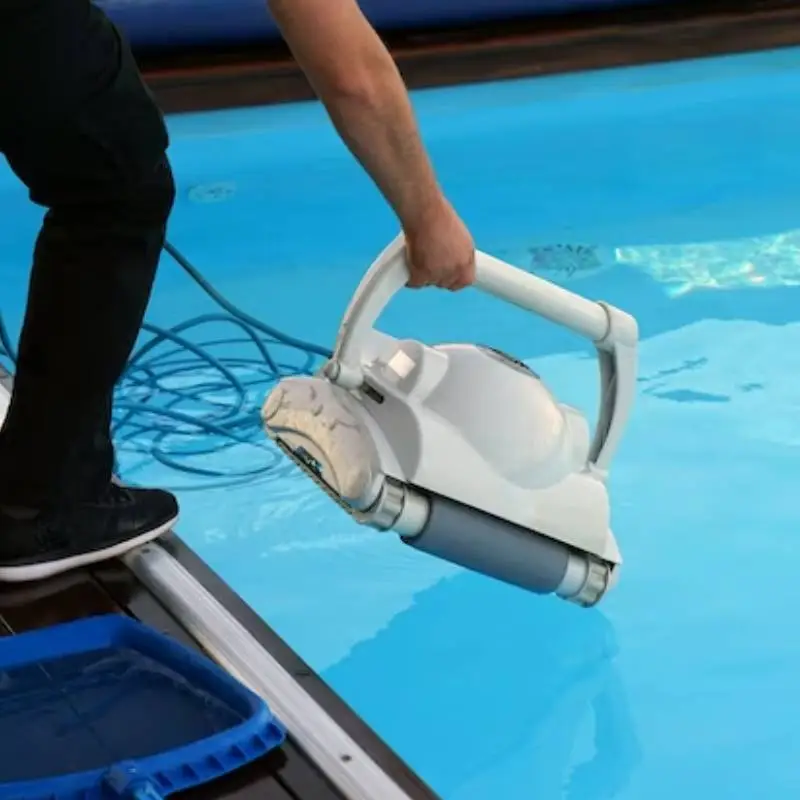 swimming pool cleaning services dubai